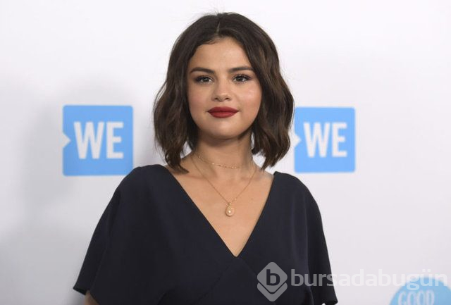 Selena Gomez: Eski sevgililerim deli olduğumu düşünüyor
