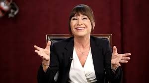 Demet Akbağ alışverişte
