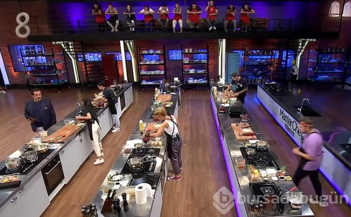 MasterChef Türkiye'de sinirler gerildi! Özgül'ün gözyaşları...
