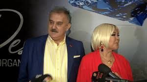 Faik Öztürk tavlada yenildi denize tişörtle girdi