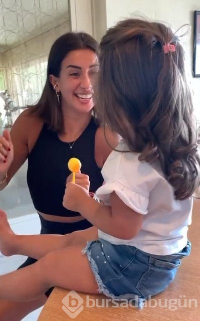 Buse Terim ve Volkan Bahçekapılı kızlarıyla tatilde