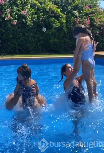 Buse Terim ve Volkan Bahçekapılı kızlarıyla tatilde