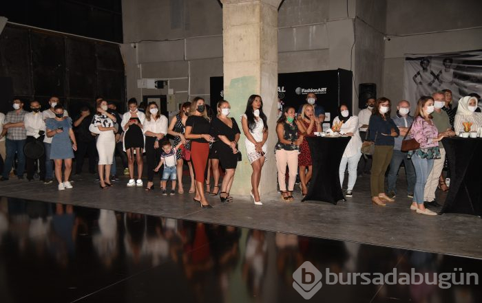 Bursa'da Dijital defile