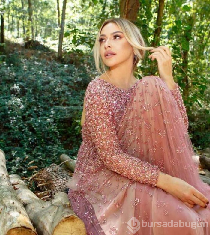 Hadise ağladığı anı paylaştı: Sizi seviyorum
