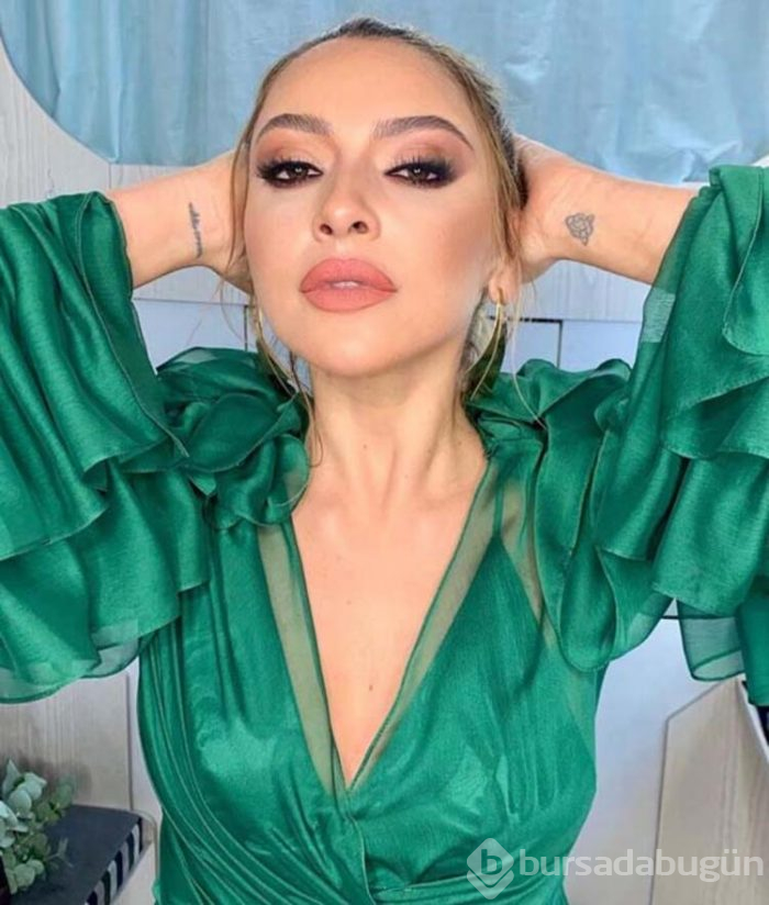 Hadise ağladığı anı paylaştı: Sizi seviyorum

