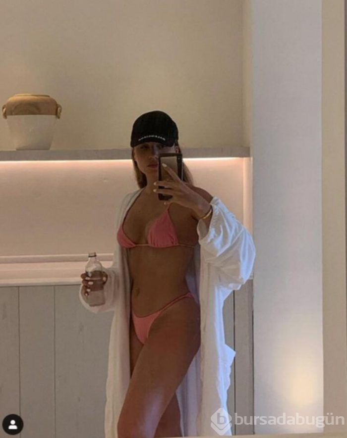 Duygu Özaslan'ın son fotoğrafı takipçilerini ikiye böldü
