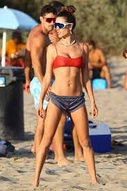 Alessandra Ambrosio voleybol oynarken görüntülendi

