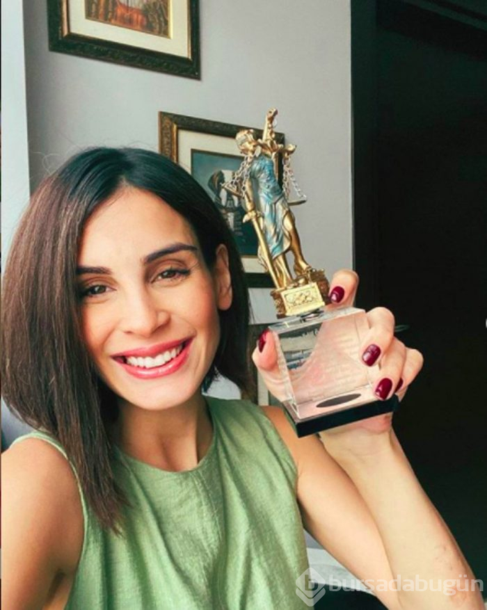 Eylu&#776;l O&#776;ztu&#776;rk: Büyümüş de kardeşine yardım eder olmuş