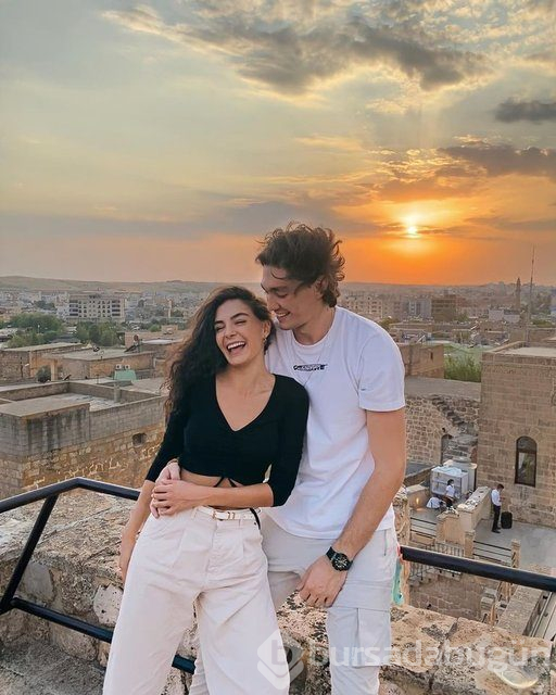 Cedi Osman sevgilisi Ebru Şahin'in hasretine dayanamadı