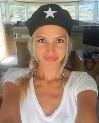 Dilara Öztunç'tan tatil pozları