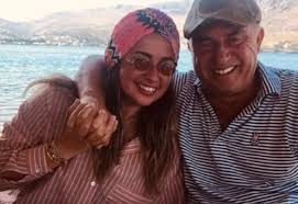 Buse Terim'den aile pozu
