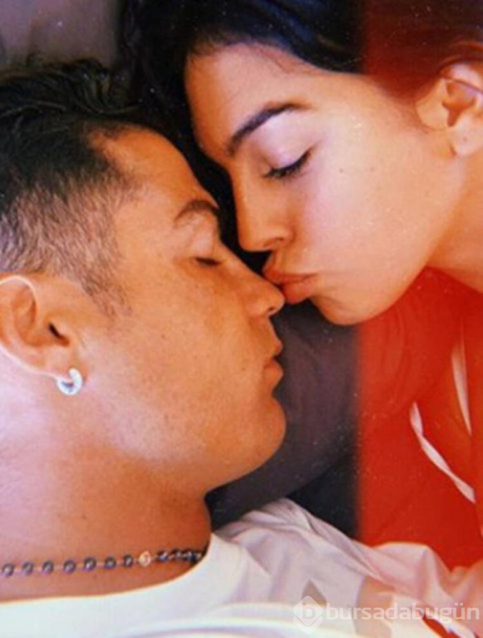 Georgina Rodriguez'den sosyal mesafeli makyaj pozu