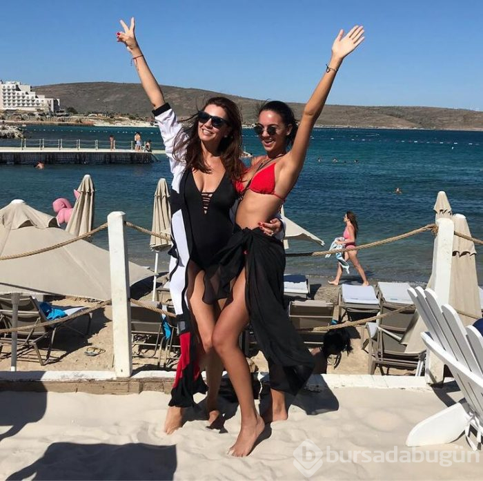 Anne kız tatilde!