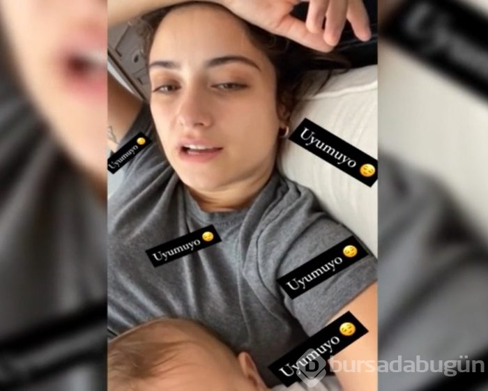 Hazal Kaya: Uyumuyor
