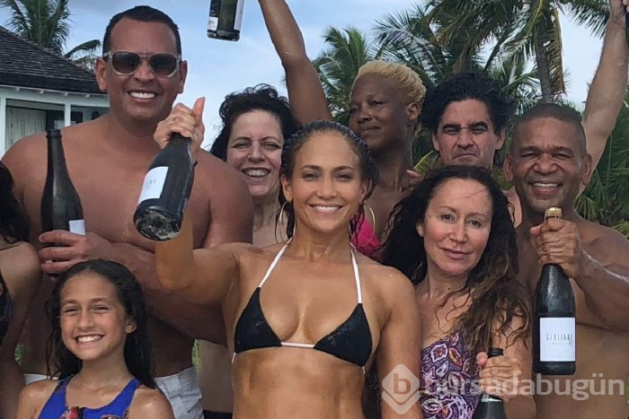 Jennifer Lopez'den yaza veda pozu
