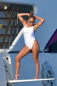 Jennifer Lopez'den yaza veda pozu
