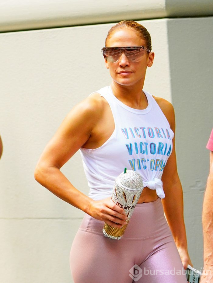 Jennifer Lopez'den yaza veda pozu

