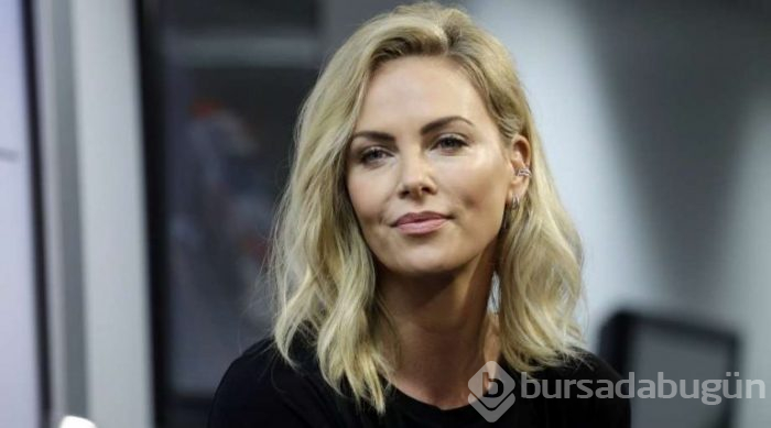 Charlize Theron bungalov evini satışa çıkardı