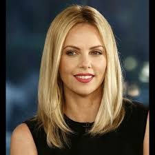 Charlize Theron bungalov evini satışa çıkardı