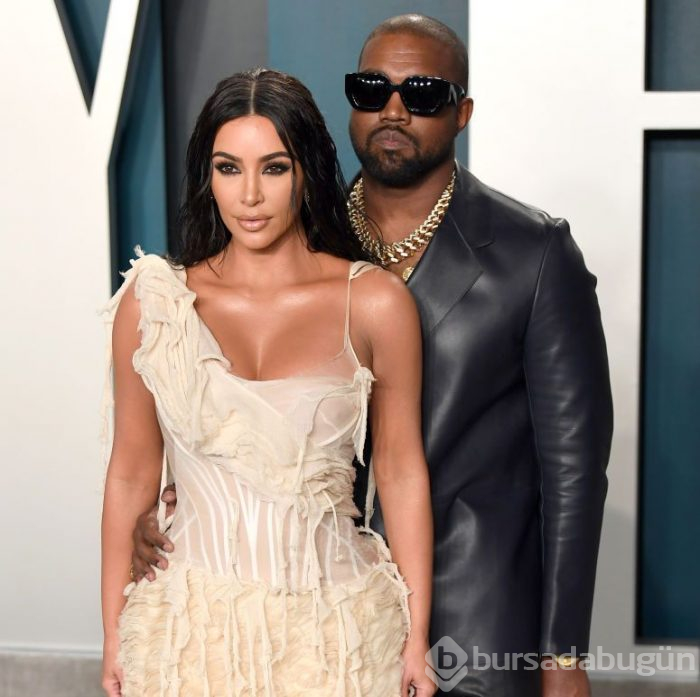 Kanye West, Grammy ödülünün üzerine tuvaletini yaptı
