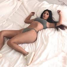 Kanye West, Grammy ödülünün üzerine tuvaletini yaptı