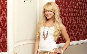 Ashley Tisdale ve eşi Christopher French ilk bebeklerini bekliyor