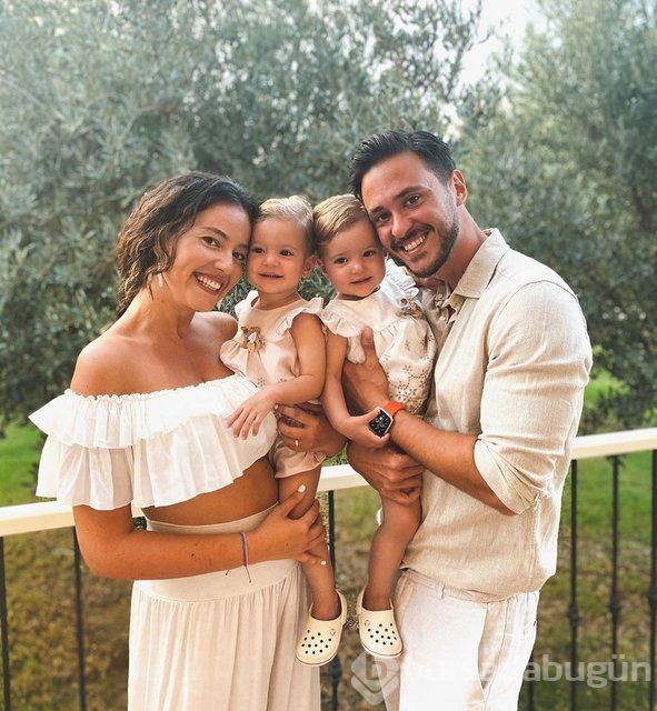 Pelin Akil ile Anıl Altan'dan aile pozu
