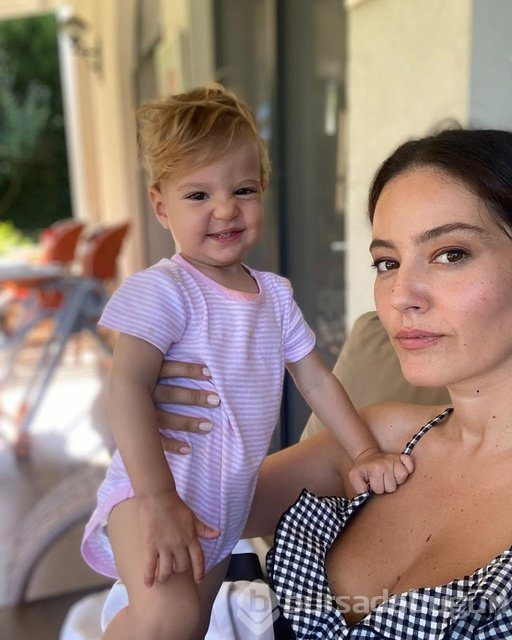 Pelin Akil ile Anıl Altan'dan aile pozu