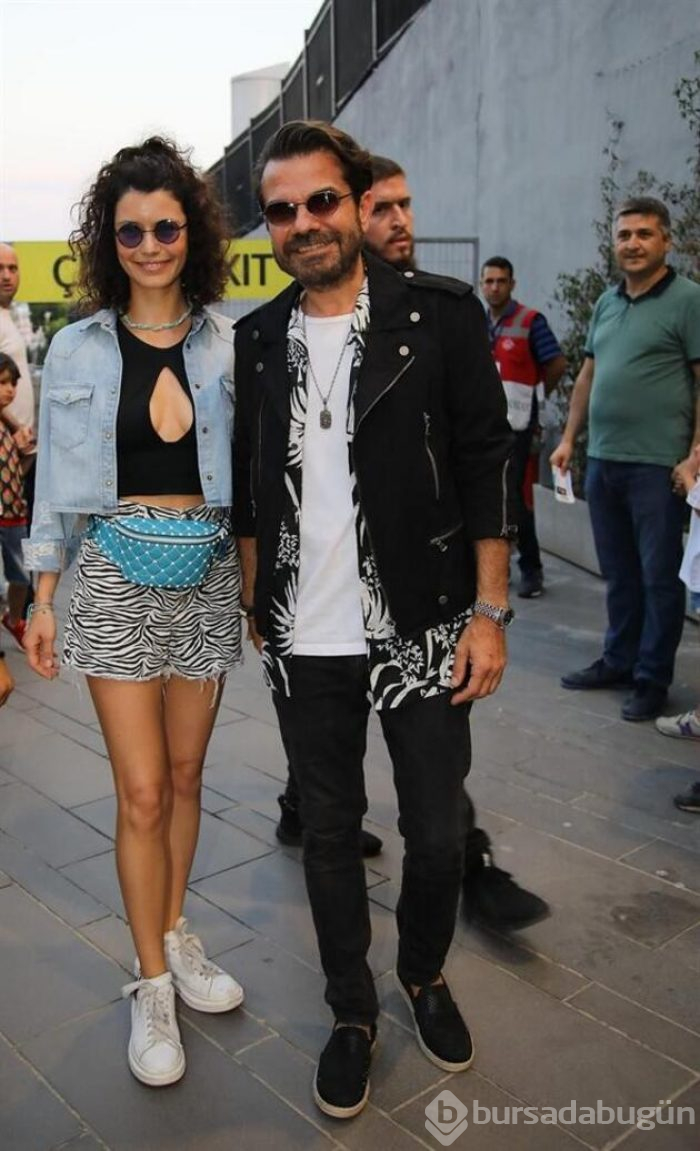 Beren Saat-Kenan Doğulu çiftinden aşk pozu
