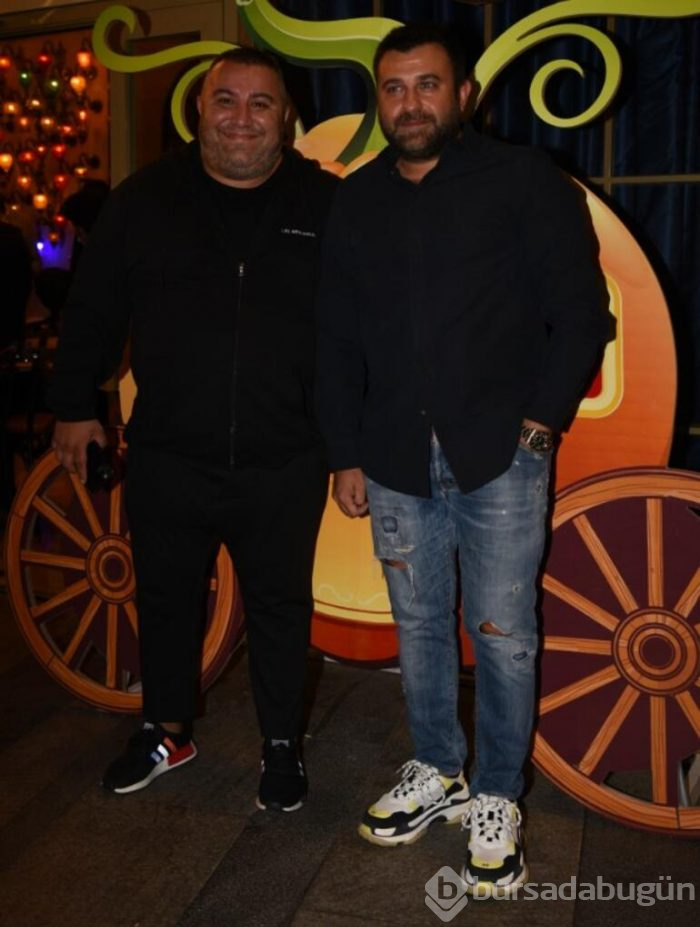 Yeni mekana ünlü akını
