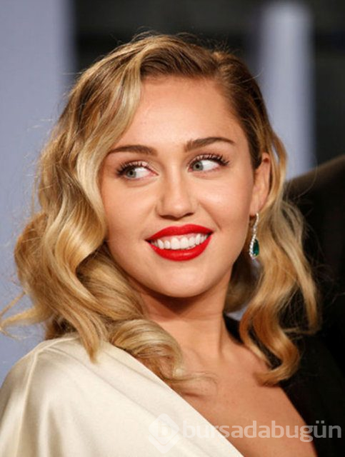 Miley Cyrus'tan eski eşi Liam Hemsworth'a gönderme
