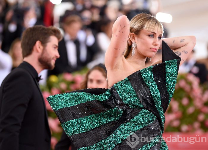 Miley Cyrus'tan eski eşi Liam Hemsworth'a gönderme
