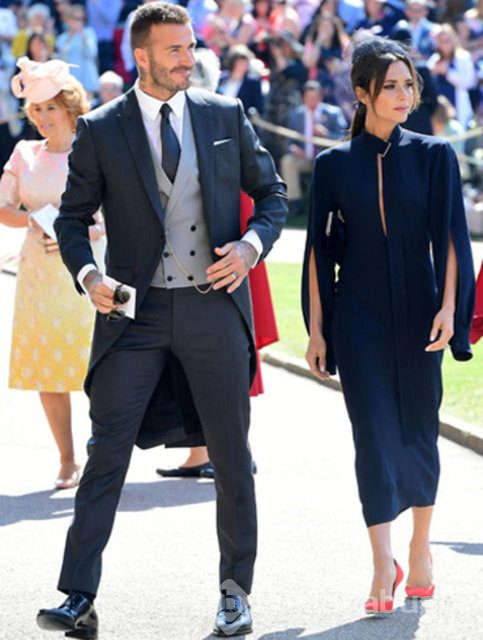 David Beckham eşinin kalçasını paylaştı