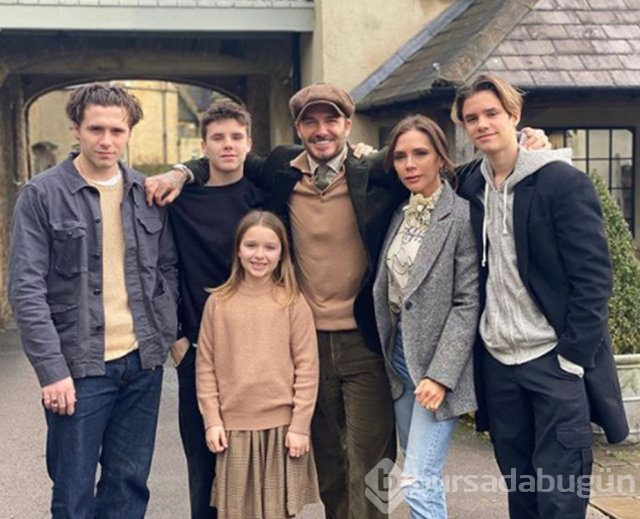 David Beckham eşinin kalçasını paylaştı