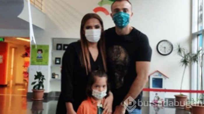 Demet Akalın ve Okan Kurt'un kızı Hira okula başladı