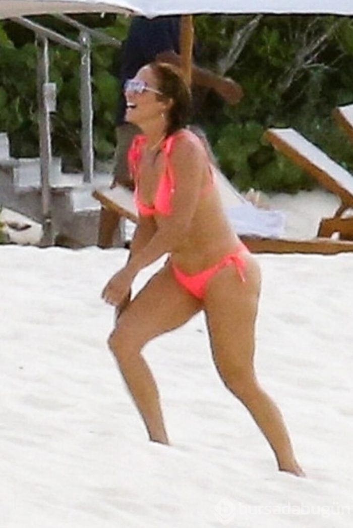 Jennifer Lopez ve nişanlısının geç başlayan tatili