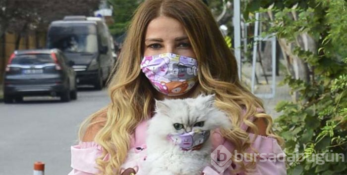 Esra Sönmezer 'tek aşkım' dediği kedisine maske taktı