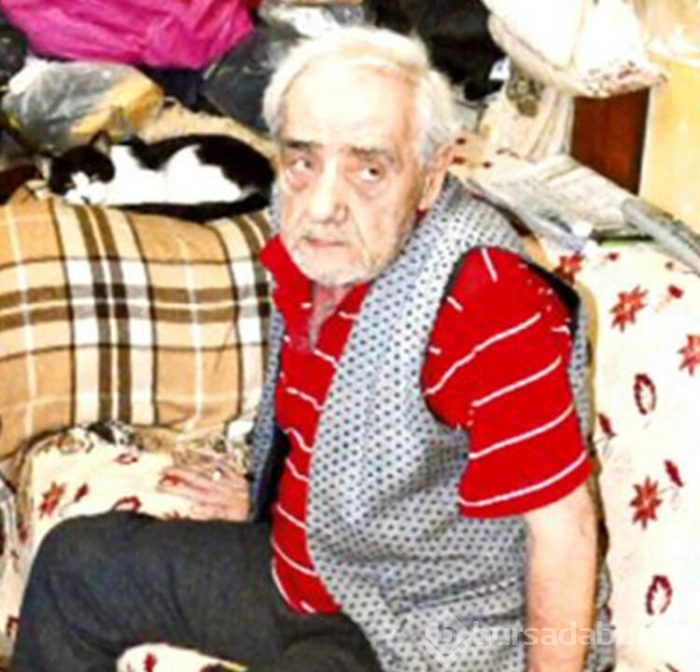 Ebru Gündeş babası Remzi Gündeş'i sessiz sedasız defnetti
