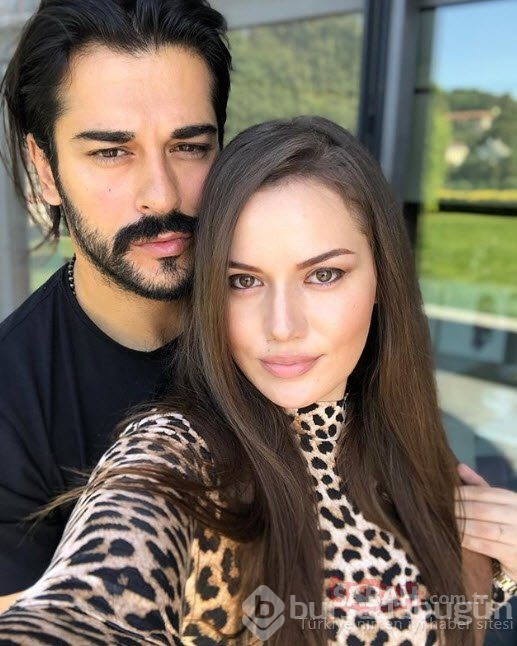 Burak Özçivit oğlu Karan ile poz verdi