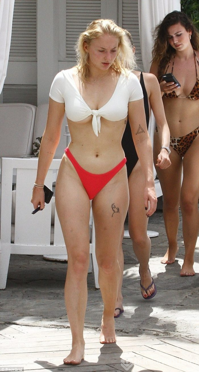 Sophie Turner'dan doğum sonrası hamilelik paylaşımı