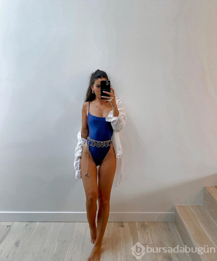 Camila Coelho'nin tatili sürüyor