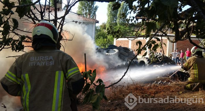 Bursa'da lastik deposunda yangın