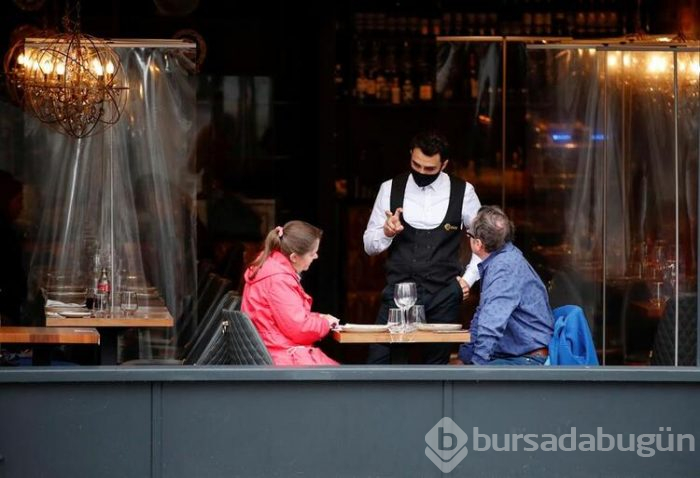 "Koronavirüs salgını en az 2 yıl daha sürecek"