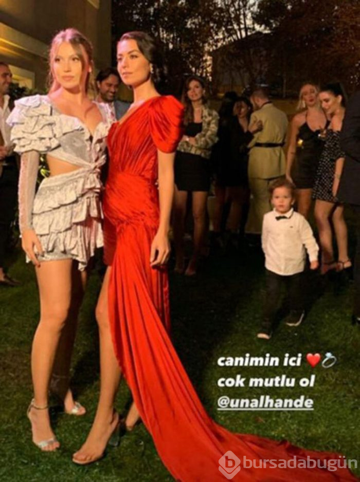 Ünlü oyuncu nişanlandı! Nişana ünlü akını