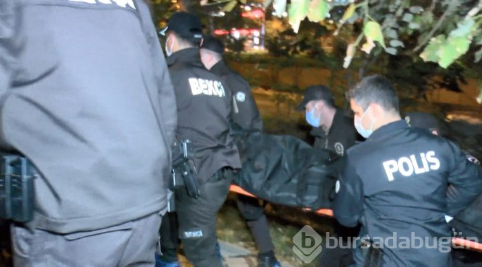 Parkta salıncak demirine asılı halde cesedi bulundu
