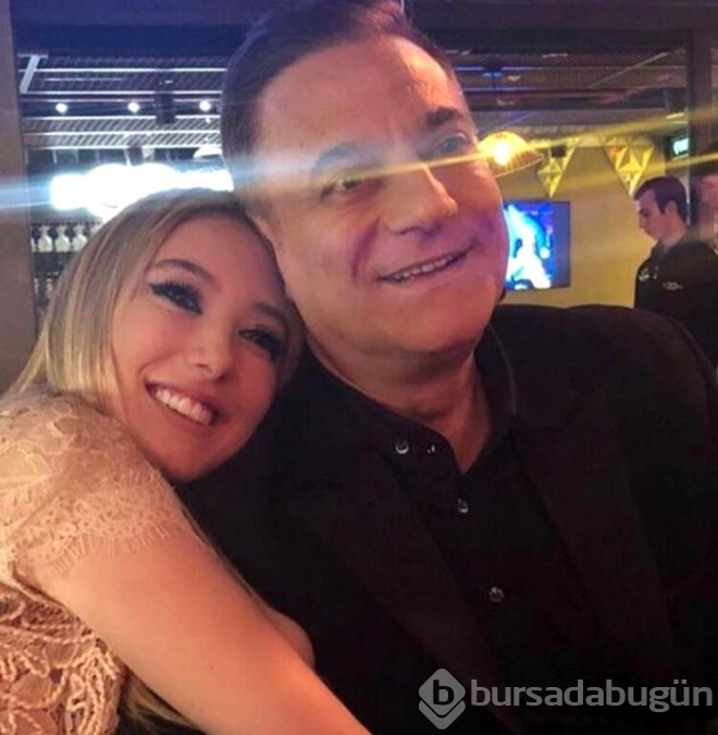 Yine yaptı yapacağını! Yasmin Erbil gecelikli pozlarıyla takipçilerini mest etti