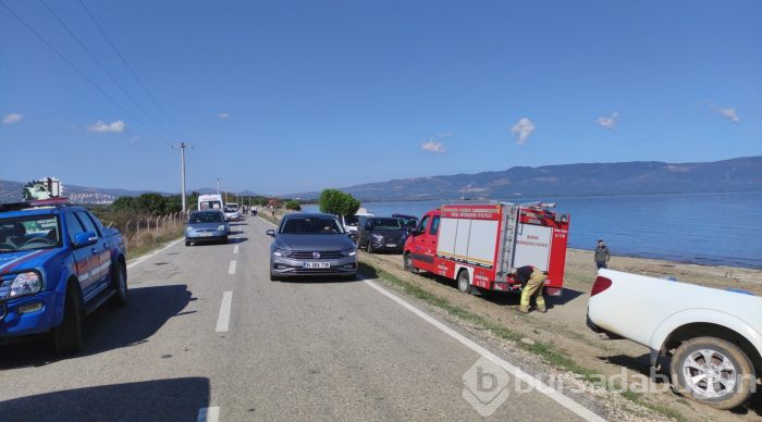 Bursa'da evde sağlık hizmeti aracı ile otomobil çarpıştı: 1 ölü, 3 yaralı