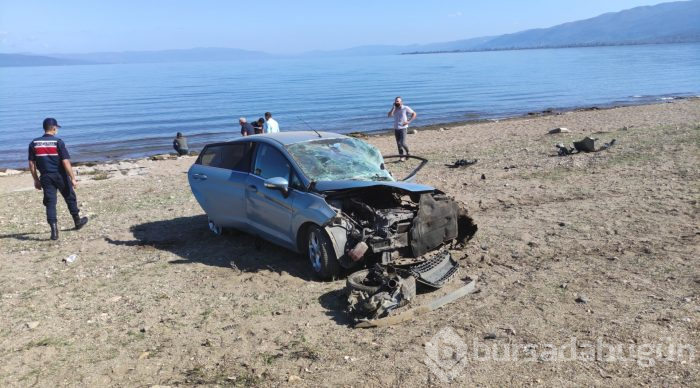 Bursa'da evde sağlık hizmeti aracı ile otomobil çarpıştı: 1 ölü, 3 yaralı