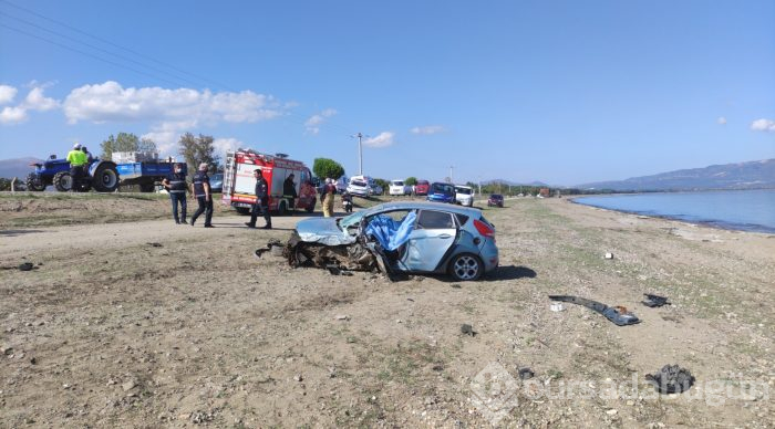 Bursa'da evde sağlık hizmeti aracı ile otomobil çarpıştı: 1 ölü, 3 yaralı