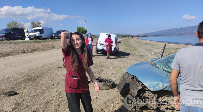Bursa'da evde sağlık hizmeti aracı ile otomobil çarpıştı: 1 ölü, 3 yaralı